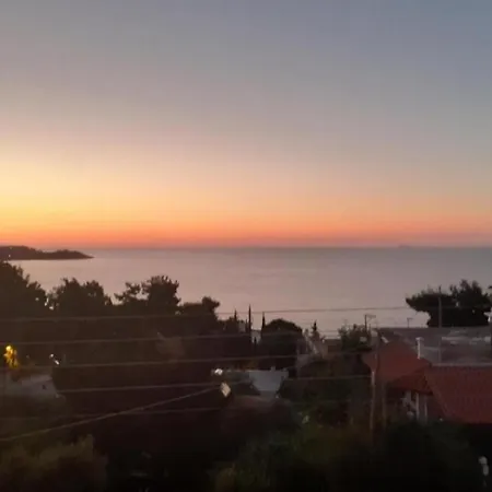 Sea Sky View House Paleo Tsifliki בית נופש *
