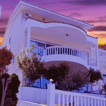 Sea Sky View House Paleo Tsifliki בית נופש