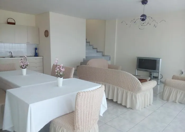 Sea Sky View House Paleo Tsifliki Сasa de vacaciones *